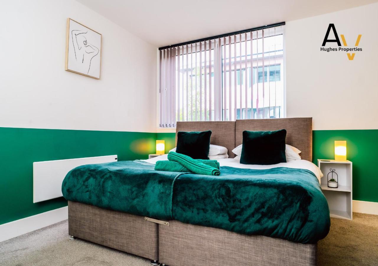 Modern Two-Bedroom Apartment - Central Location, Free Wi-Fi, Ideal For Long Stays By Av Hughes Properties Milton Keynes Exterior foto
