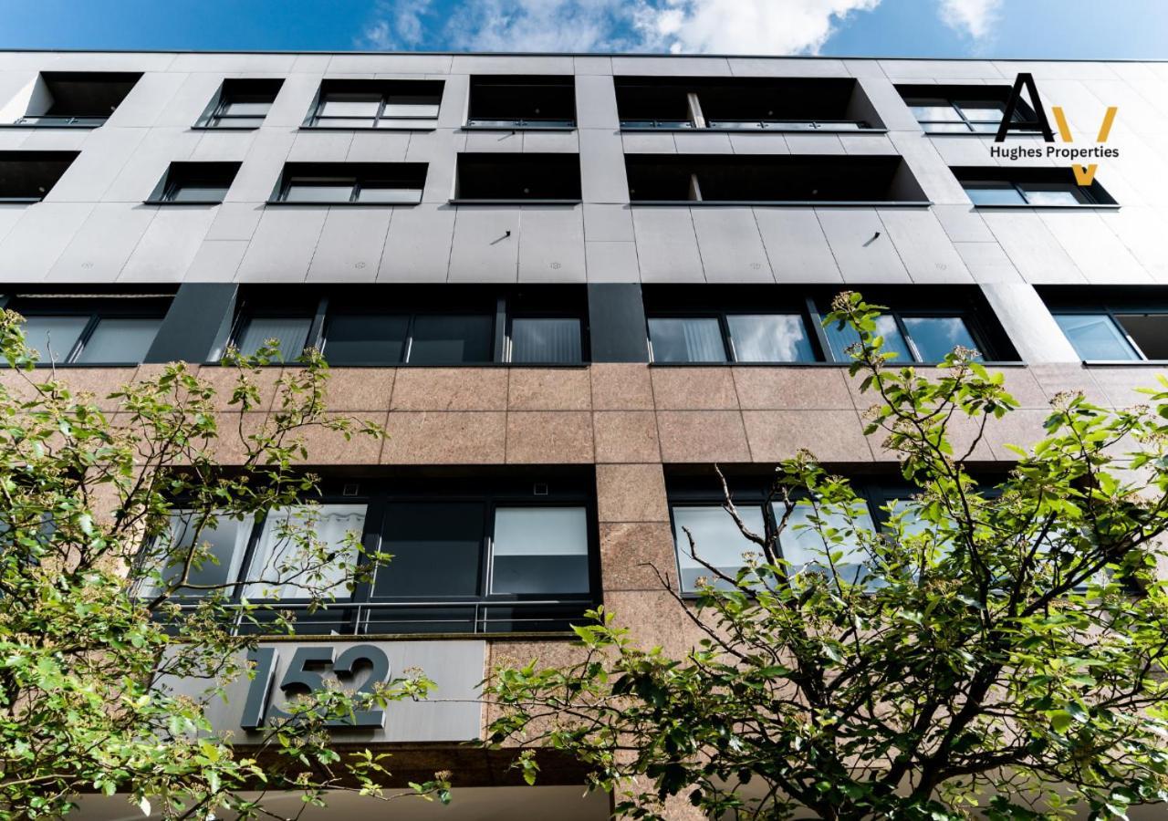 Modern Two-Bedroom Apartment - Central Location, Free Wi-Fi, Ideal For Long Stays By Av Hughes Properties Milton Keynes Exterior foto